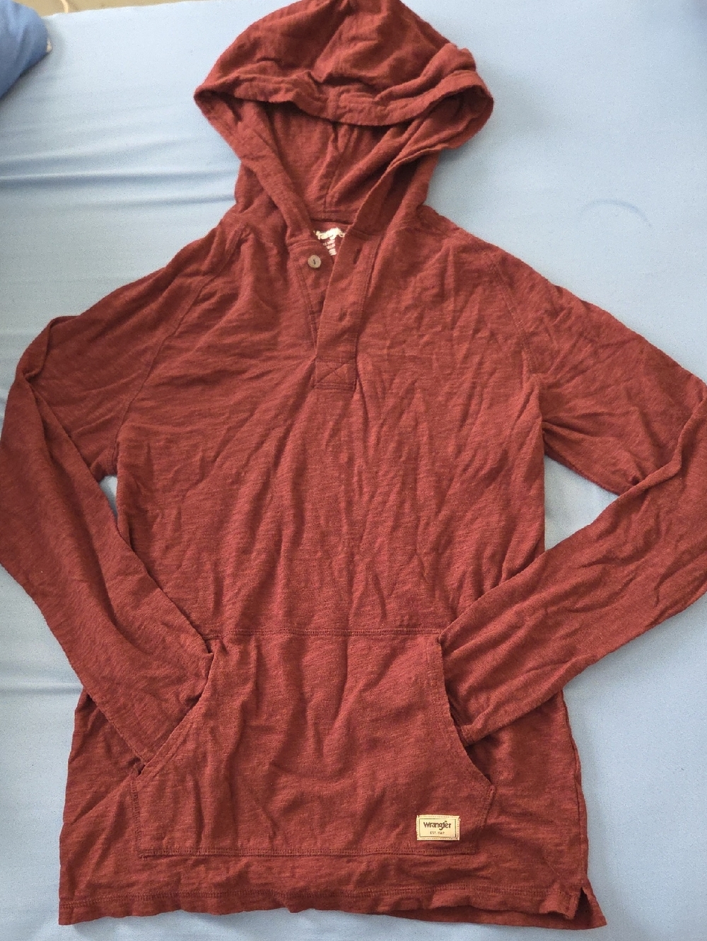 Wrangler Hooded Pullover in Rust